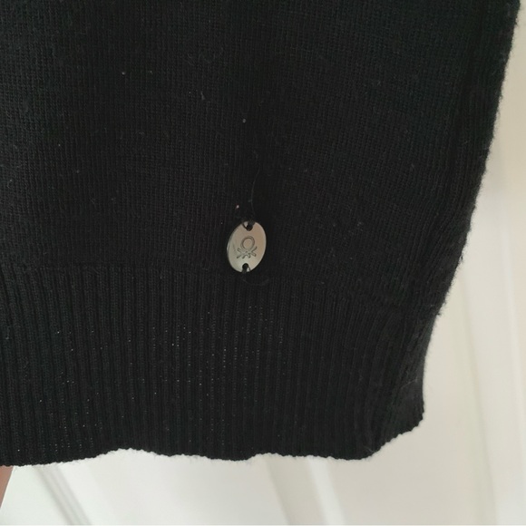 UNITED COLORS OF BENETTON V-Neck Black Long Sleeved Sweater - Picture 3 of 4